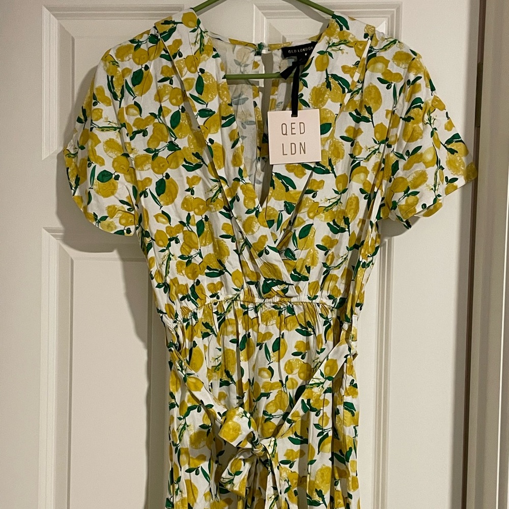 Lemon print shorts romper sz 8